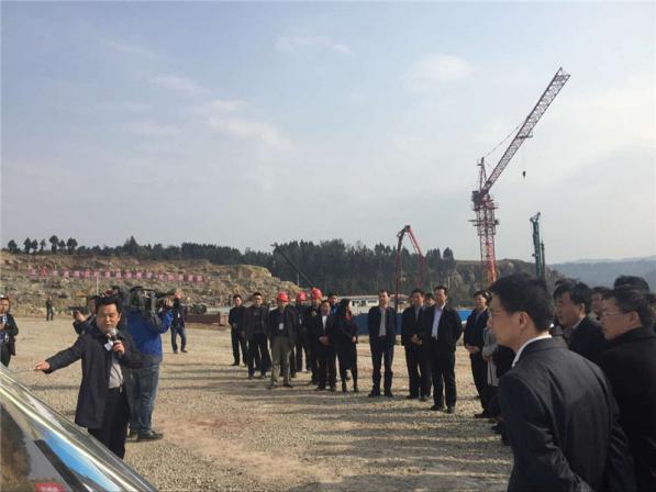 恩陽區教育科技園——領導視察.jpg 恩陽區教育科技園——領導視察.jpg